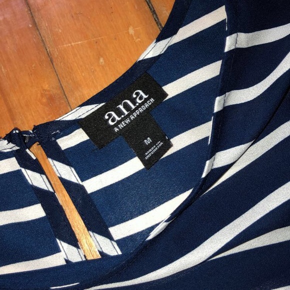 a.n.a navy top - Picture 3 of 4